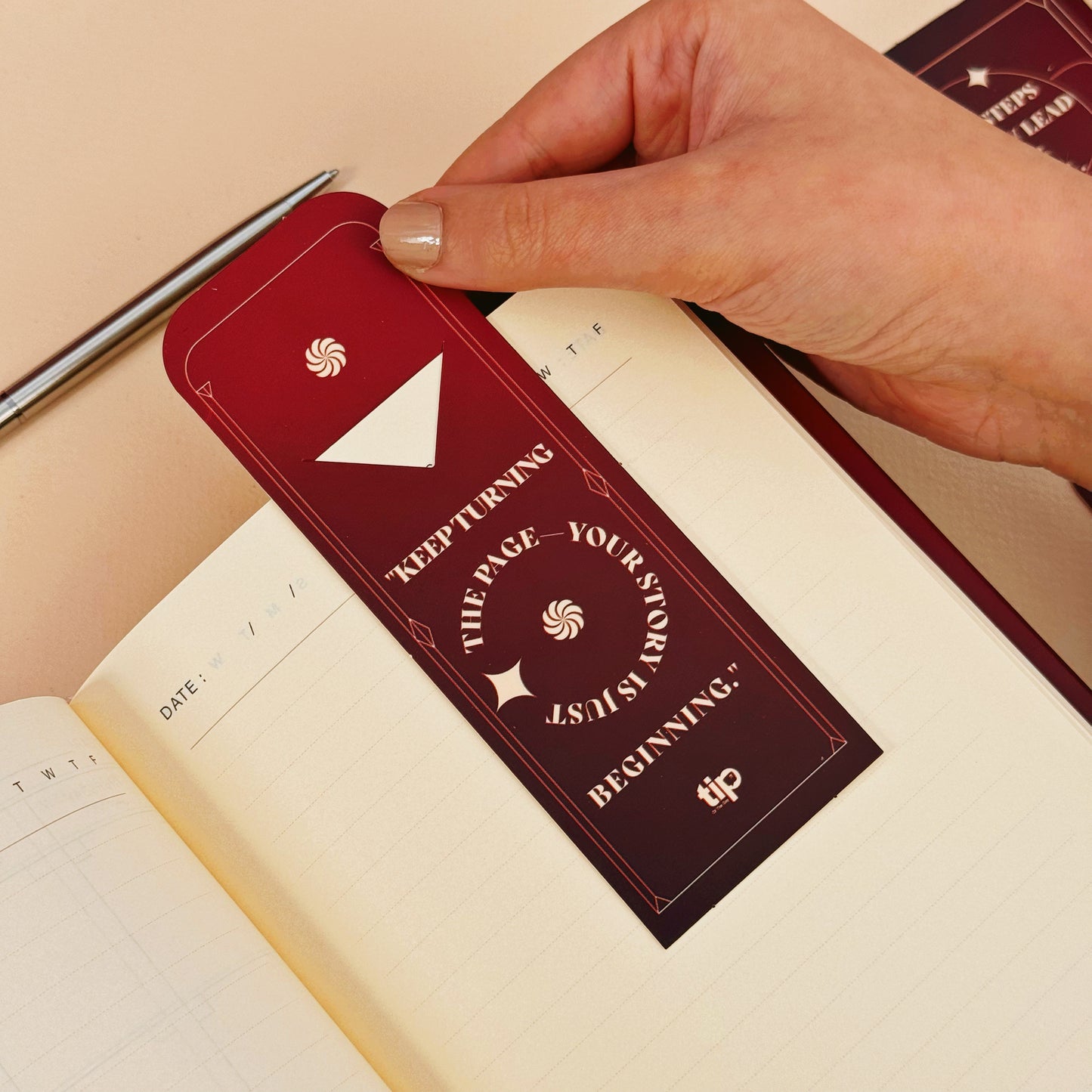 Maroon - 2025 Advent Calendar English