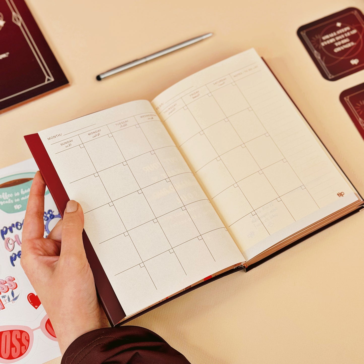 Maroon - 2025 Advent Calendar English