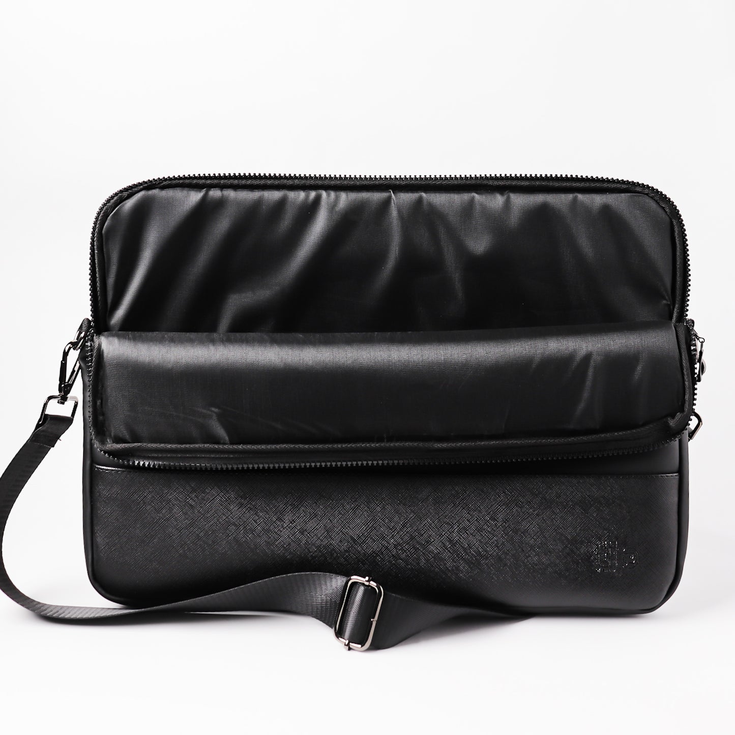 Matte laptop sleeve