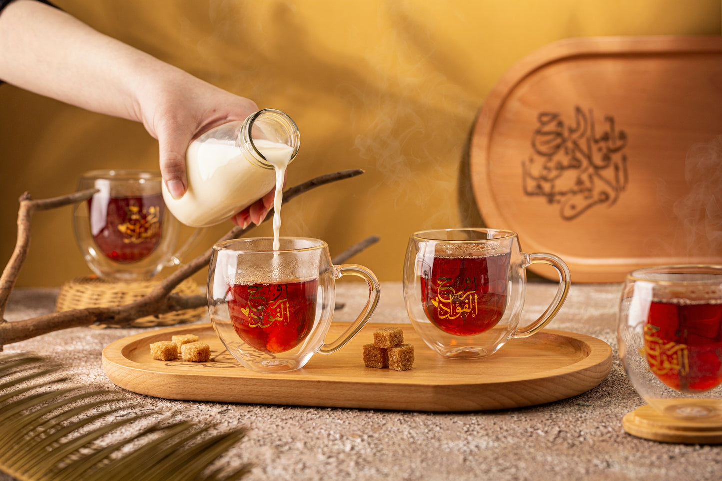 لروح الفؤاد طقم اكواب زجاج يدوي وصينية