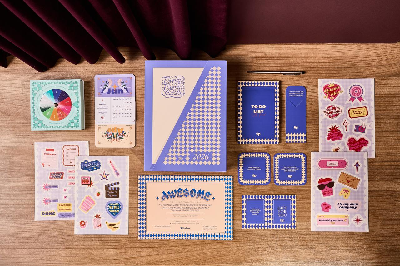 ريتش بلو – صندوق هدية 2026 (نسخة إنجليزية)