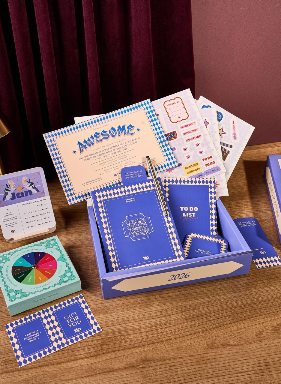 ريتش بلو – صندوق هدية 2026 (نسخة إنجليزية)